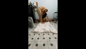 Chịch dưới đất hơi đau chân như max phê ~ Sex Việt Chịch dưới đất hơi đau chân như max phê ~ Sex Việt