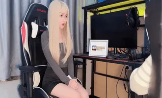 Gái xinh học làm streamer thì đầu tiên phải biết thổi kèn Gái xinh học làm streamer thì đầu tiên phải biết thổi kèn